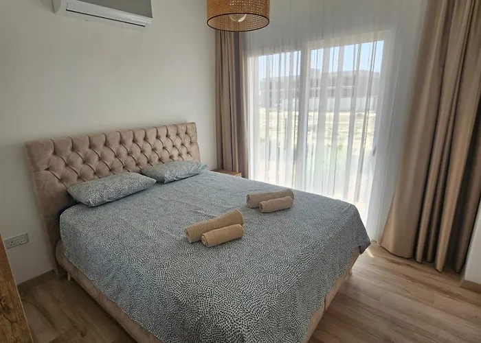 Luxury At Four Seasons Life 2 14-b 公寓 *