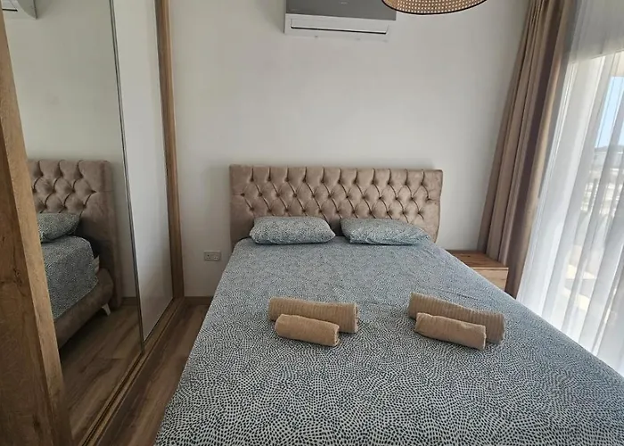 Luxury At Four Seasons Life 2 14-b 公寓 *