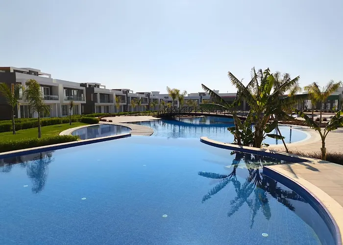 Luxury At Four Seasons Life 2 14-b 公寓